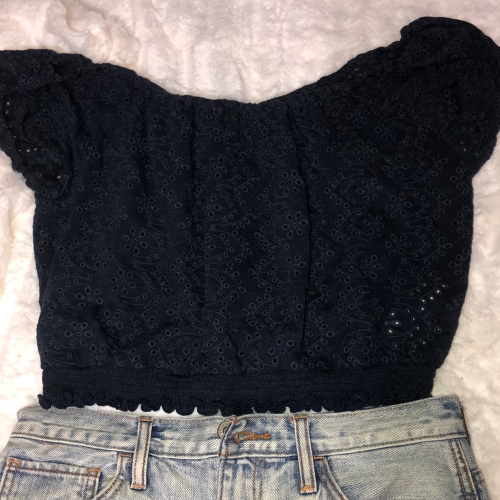 hollister cropped shirt